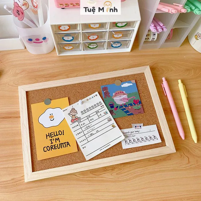 Bảng ghim gỗ bần K18 decor treo ảnh, postcard trang trí - Tặng kèm ghim,  sticker, dây gai Diy Trang Trí Nhà