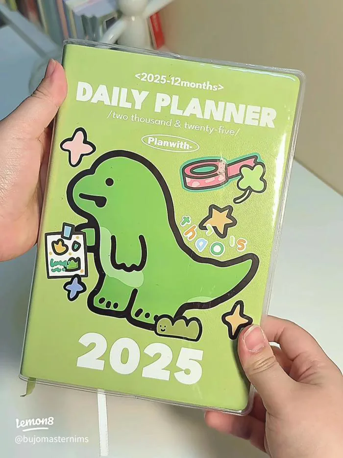 20+ cách trang trí bìa sổ tay, planner đơn giản mà đẹp với sticker khủng  long