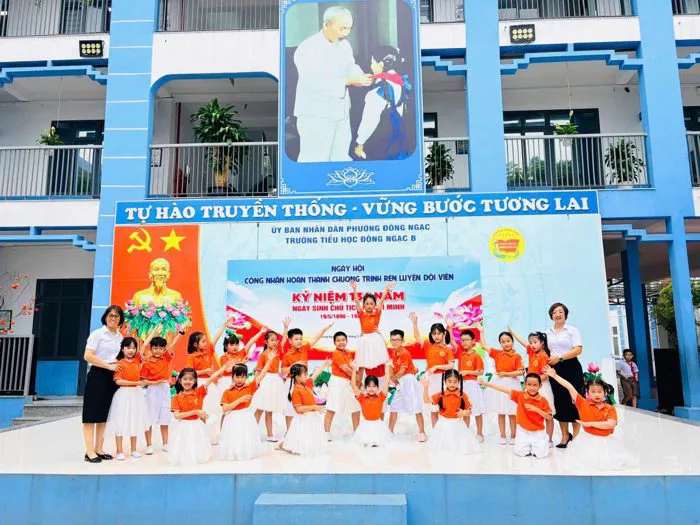HƯỚNG VỀ NGÀY SINH NHẬT BÁC HỒ KÍNH YÊU HƯỚNG VỀ NGÀY SINH NHẬT BÁC HỒ KÍNH YÊU