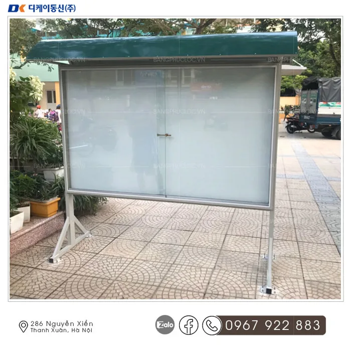 Bảng Thông Tin Kính Lùa Có Mái Che Bảng Thông Tin Kính Lùa Có Mái Che