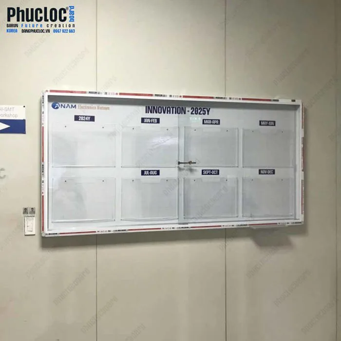 Bảng Thông Tin Kính Lùa Treo Tường