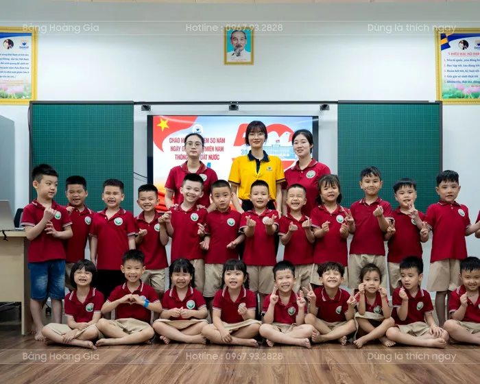Bảng Trượt Ngang Khối Tiểu Học - banghoanggia.vn Bảng Trượt Ngang Khối Tiểu Học - banghoanggia.vn