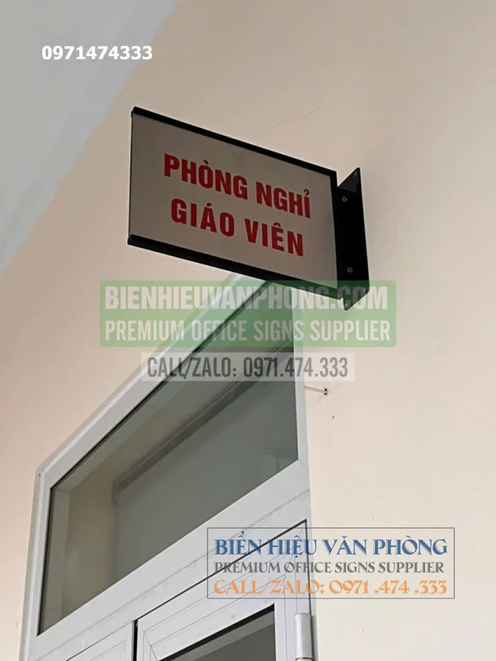 Biển tên lớp học, biển vẫy lớp học, biển lớp học hai mặt, biển tên lớp inox Biển tên lớp học, biển vẫy lớp học, biển lớp học hai mặt, biển tên lớp inox