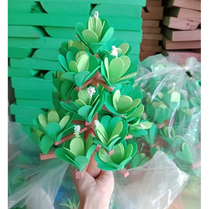 Mô hình các loại cây bằng xốp trang trí lớp học mầm non