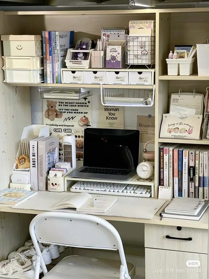 Góc học tập đẹp | Trang trí bàn học đơn giản, Decor bàn học vintage, Decor