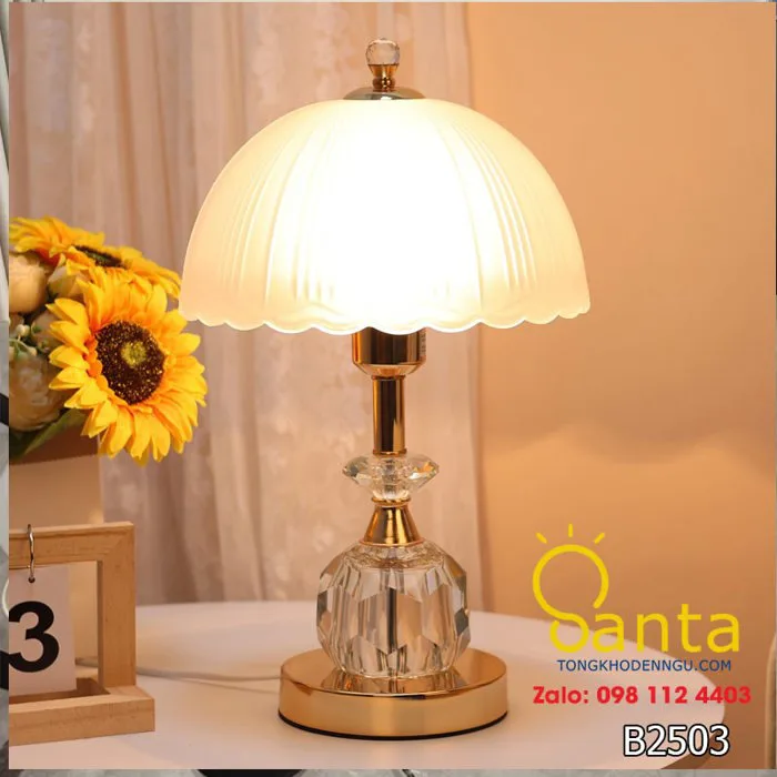 Đèn ngủ decor để bàn pha lê sang trọng - Tổng kho đèn Santa