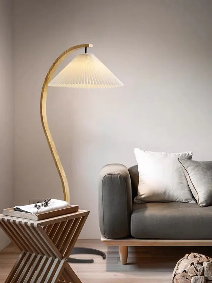 ĐÈN CÂY UỐN LƯỢN CHỤP GIẤY - Full House Home Décor ĐÈN CÂY UỐN LƯỢN CHỤP GIẤY - Full House Home Décor