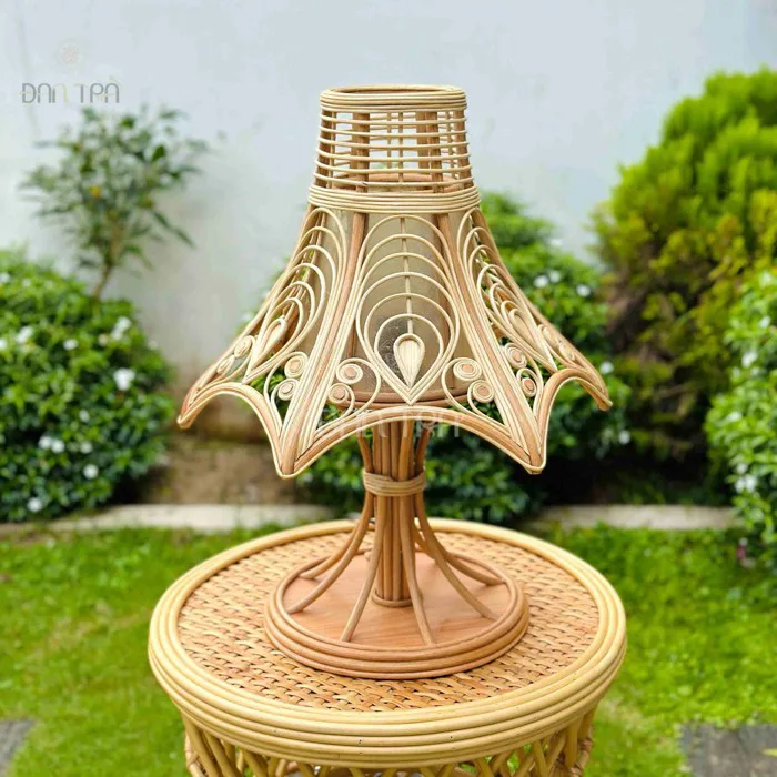 Đèn mây để bàn cao cấp gia công tại xưởng mây tre Việt Nam