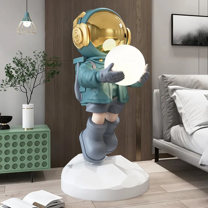 Tượng Phi Hành Gia Kết Hợp Đèn LED Điểm Nhấn Sang Trọng Cho Phòng Khách