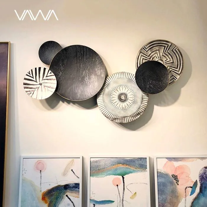 Decor tranh sắt treo tường hoạ tiết đĩa gốm – VAWA.VN