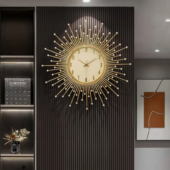 Đồng hồ treo tường decor mặt trời vàng đính đá cao cấp 02