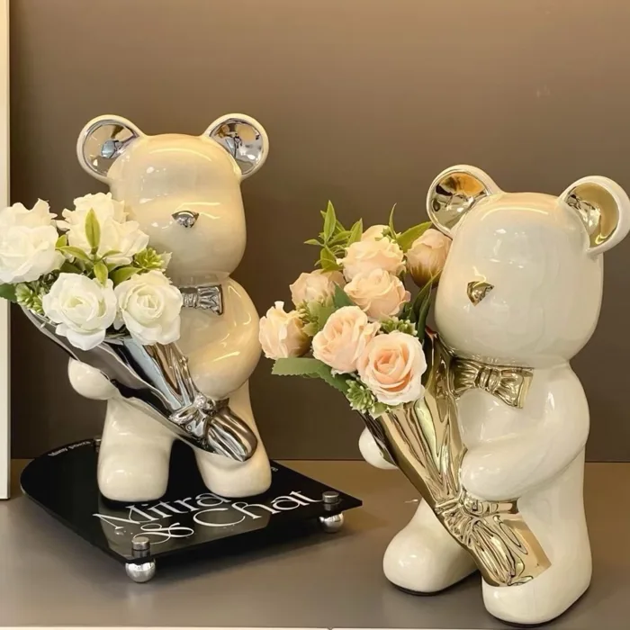 Tượng gấu Bearbrick Ôm Hoa Ceramic – Decor Phòng Khách, Kệ TV, Trang Trí Nhà Mới Cao Cấp | Shopee Việt Nam