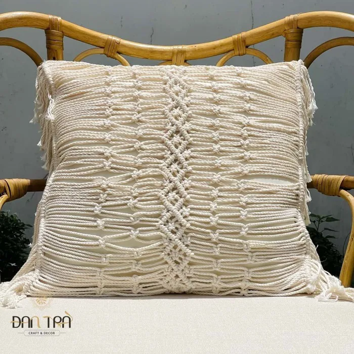 Gối vuông macrame gia công tại làng nghề mây tre Việt Nam