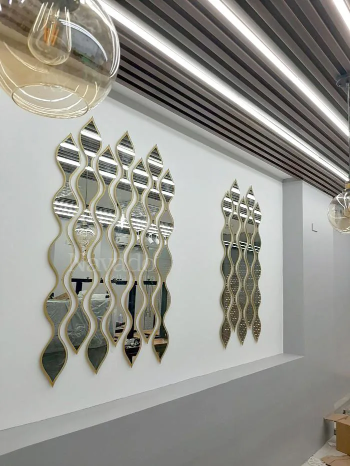 Gương trang trí treo tường nội thất phòng khách