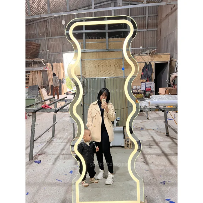 Gương Soi Toàn Thân Dáng Lượn Sóng Gương Soi Toàn Thân Dáng Lượn Sóng