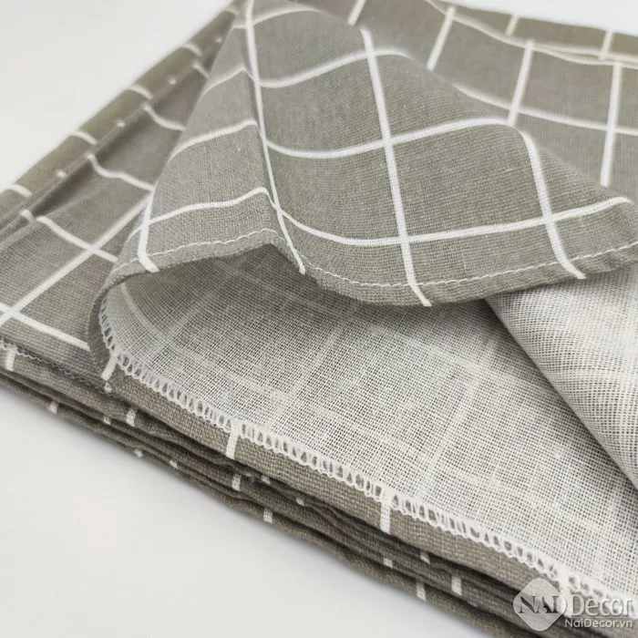 Khăn trải bàn kt: 100x150cm (Vắt sổ, May viền) - Nai Decor