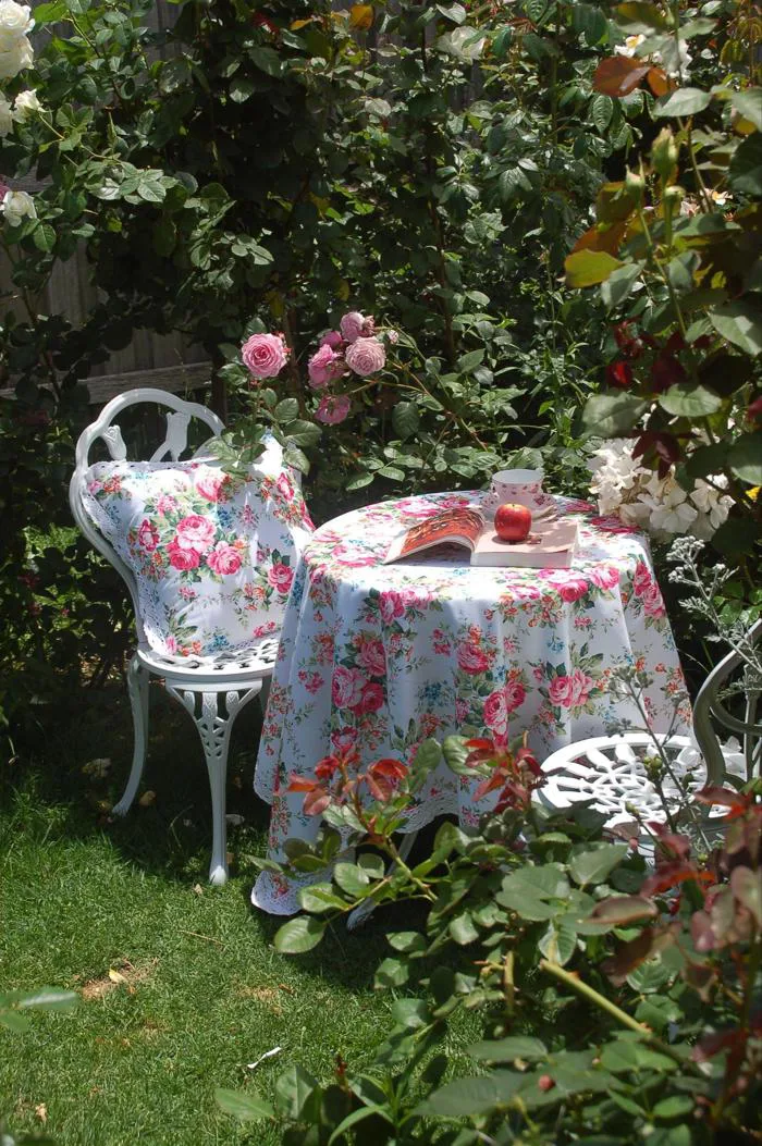 Mẫu số 5 - Khăn trải bàn hoa hồng Vintage Rose | Home Decor – La – LVER La  Vie en Rose