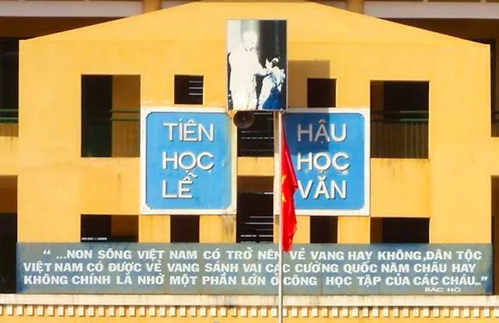 khau-hieu-tien-hoc-le-hau-hoc-van-1
