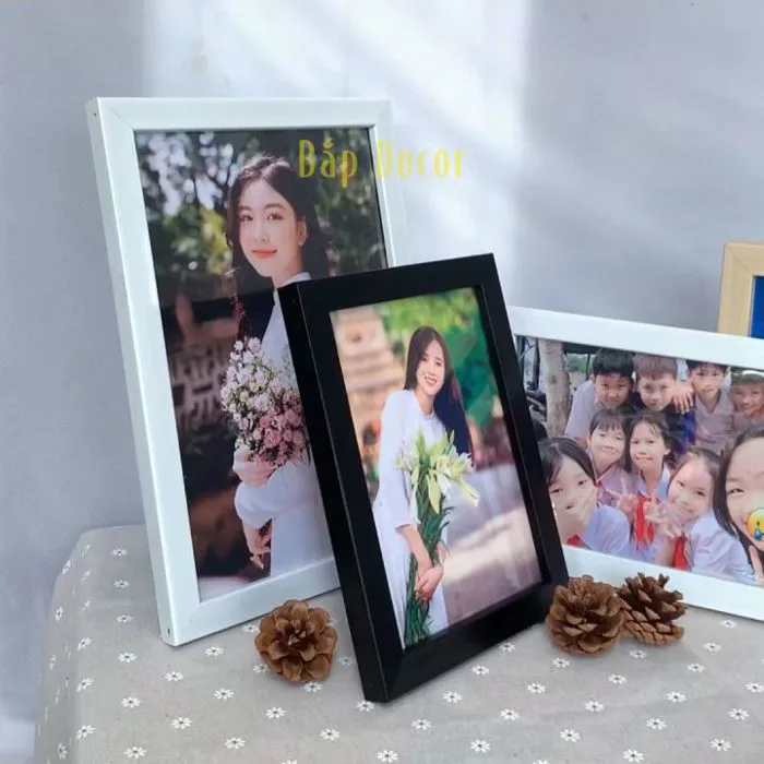Khung ảnh để bàn khung ảnh treo tường khung hình kèm chân trang trí bàn học  quà tặng sinh nhật Bắp Decor Mặt Mica Bóng Chóng Trầy Khung 15X20Cm -  Lazada |