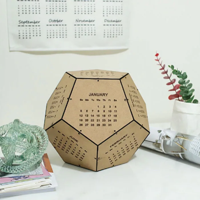 Lịch gỗ hình cầu để bàn - góc decor sáng tạo