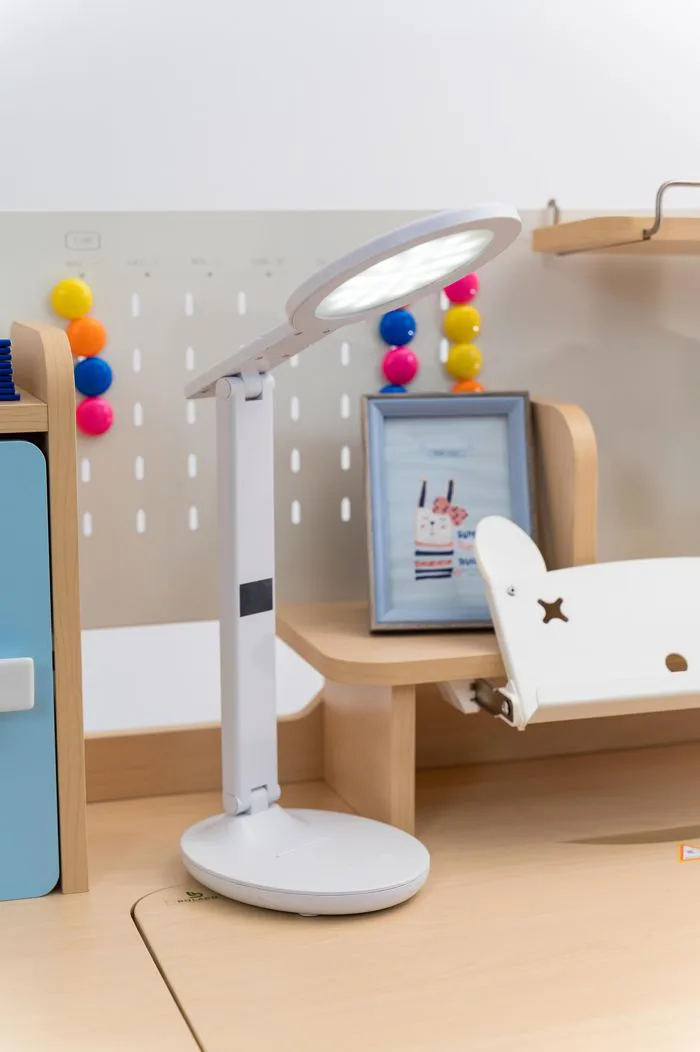 Hướng dẫn bố trí góc học tập đúng chuẩn để con ngồi học không bị gù cận Hướng dẫn bố trí góc học tập đúng chuẩn để con ngồi học không bị gù cận