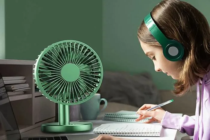 Bạn đang tìm quạt mini để bàn học cho con? Đây là những sản phẩm đáng