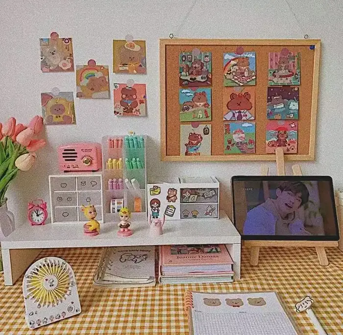 Các mẫu trang trí bàn học bằng sticker đẹp nhất