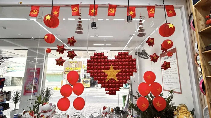 10+ Ý Tưởng Trang Trí Lớp Học Ngày 30/4 - 1/5 Dễ Làm 2026 10+ Ý Tưởng Trang Trí Lớp Học Ngày 30/4 - 1/5 Dễ Làm 2026
