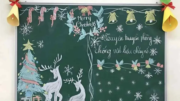 04 ý tưởng trang trí bảng Noel từ đơn giản đến ấn tượng 04 ý tưởng trang trí bảng Noel từ đơn giản đến ấn tượng