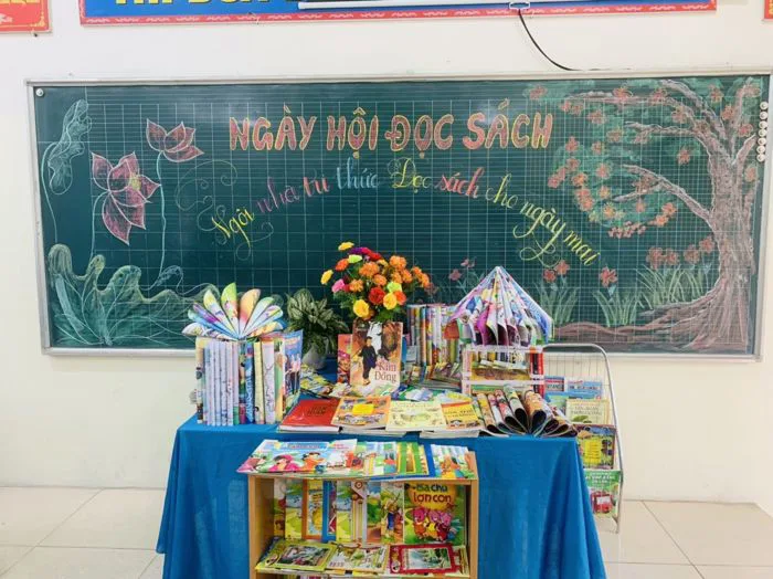 NGÀY HỘI ĐỌC SÁCH”_TRƯỜNG TH PHÙ KHÊ