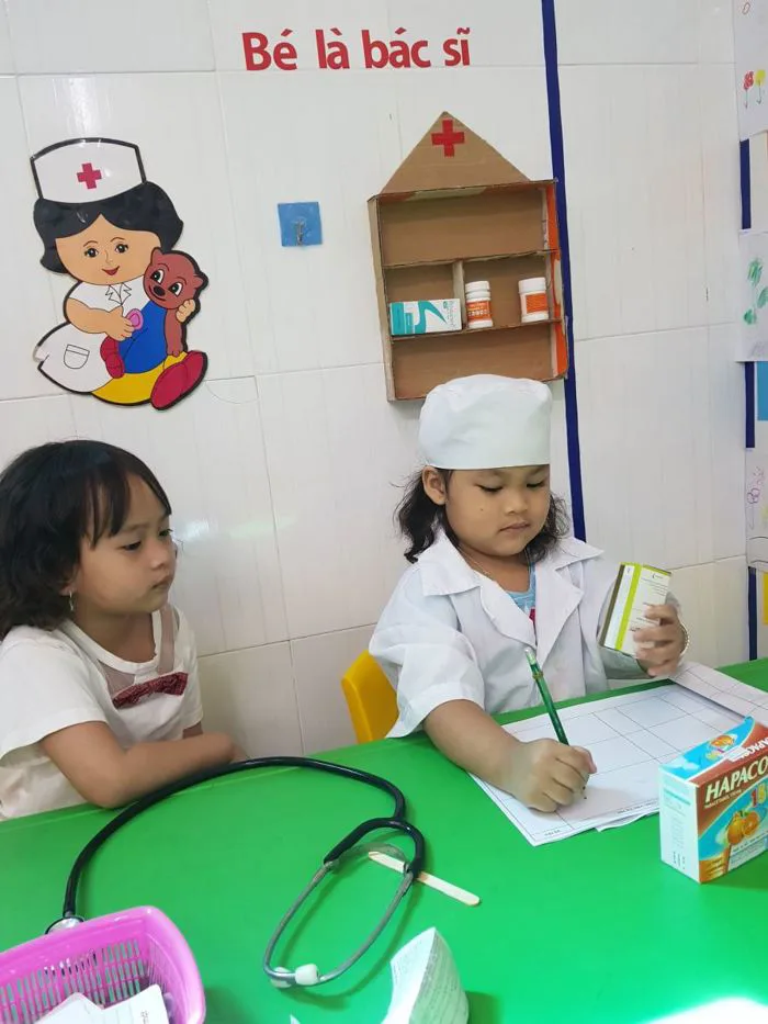 Các hoạt động góc của các bé lớp Chồi 2 Trường Mầm Non Hoàn Mỹ- CS4 | Mầm non quốc tế
