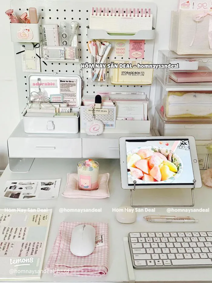 Góc học tập cho bé trai màu pastel: cách setup bàn học nhỏ gọn mà vẫn cực cuốn Góc học tập cho bé trai màu pastel: cách setup bàn học nhỏ gọn mà vẫn cực cuốn