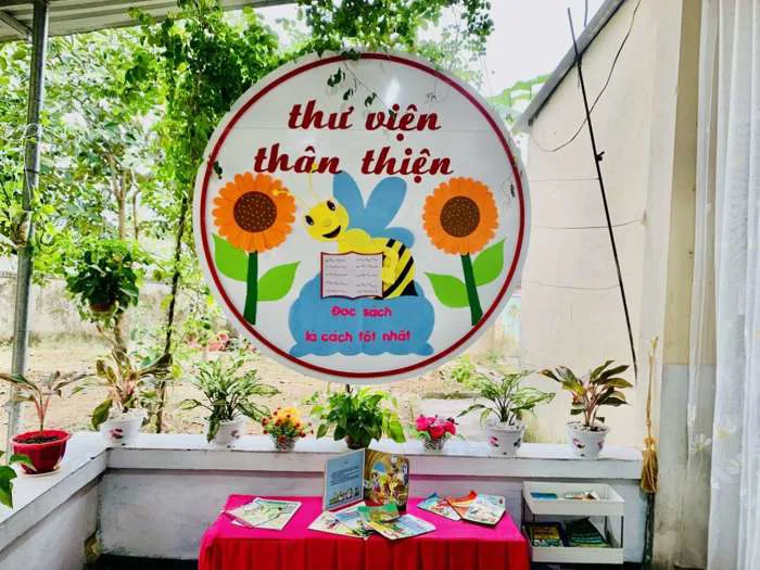 TỔ CHỨC HOẠT ĐỘNG TRẢI NGHIỆM VỚI GÓC THƯ VIỆN TẠI TRƯỜNG MN SƠN TÂY - HUYỆN HƯƠNG SƠN
