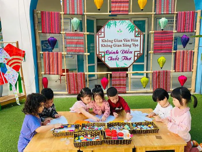 CÁC HOẠT ĐỘNG TRẢI NGHIỆM TẠI GÓC “KHÔNG GIAN VĂN HÓA- KHÔNG GIAN SÁNG TẠO” CỦA CÁC BÉ TRƯỜNG MẦM ...