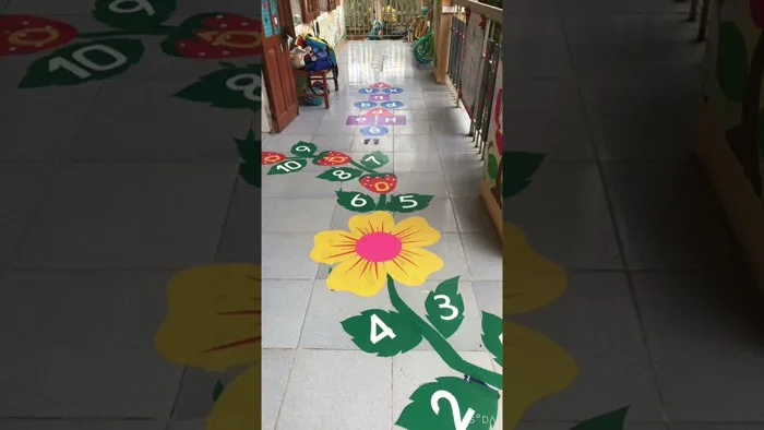Trang trí hành lang lớp học Trường MN Thăng Long, Đông Hưng, Thái Bình