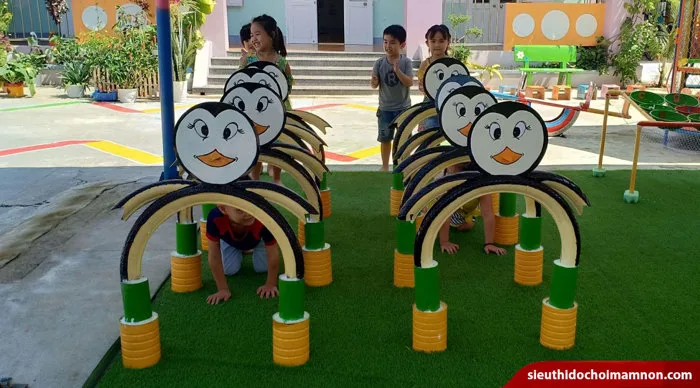 Lợi ích đồ dùng đồ chơi tự tạo phát triển thể chất cho trẻ Lợi ích đồ dùng đồ chơi tự tạo phát triển thể chất cho trẻ