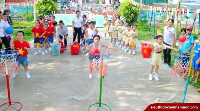 Lợi ích đồ dùng đồ chơi tự tạo phát triển thể chất cho trẻ Lợi ích đồ dùng đồ chơi tự tạo phát triển thể chất cho trẻ