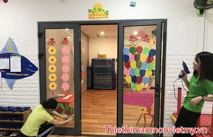 Hướng dẫn trang trí 20/11 lớp mầm non đẹp và sáng tạo - Thiết Bị Mầm Non  Việt Mỹ