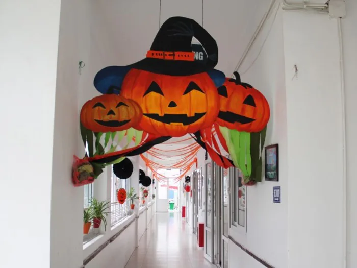 Top 10 cách trang trí Halloween cho lớp học ma quái, cực đơn giản – VinWonders Top 10 cách trang trí Halloween cho lớp học ma quái, cực đơn giản – VinWonders