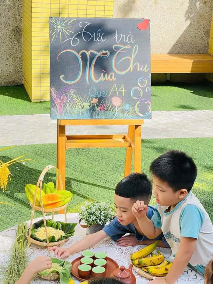 TIỆC TRÀ MÙA THU TIỆC TRÀ MÙA THU
