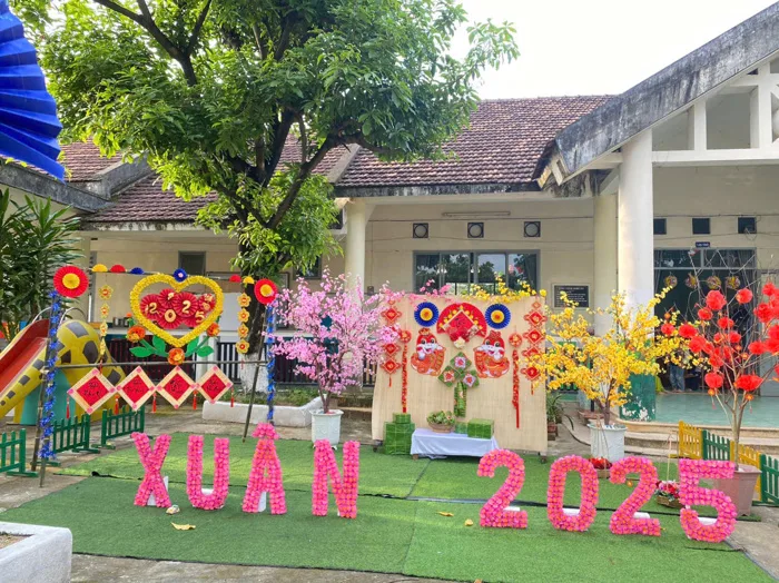TẾT VÀ MÙA XUÂN Ở TRƯỜNG MẦM NON TÂY PHÚ TẾT VÀ MÙA XUÂN Ở TRƯỜNG MẦM NON TÂY PHÚ