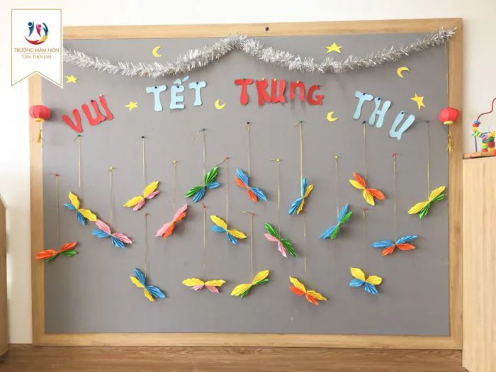 Trung thu đã về rất gần với cô và trò Trường Mầm non Tân Thời Đại
