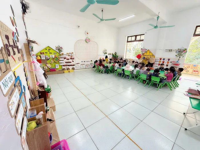 Học chưa bao giờ vui đến thế - Trang trí lớp học theo Steam của lớp 4-5  tuổi B2