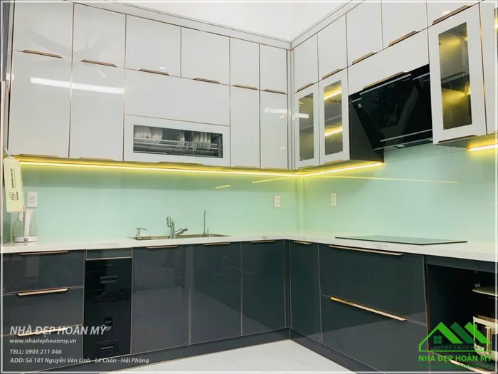 Tủ bếp inox cánh kính Thủy Nguyên