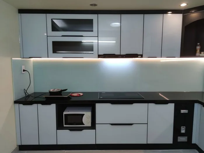 TỦ BẾP INOX 304 CÁNH KÍNH TRẮNG VINSUNCOM