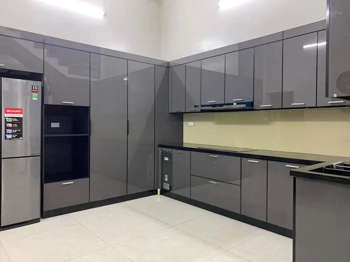 TỦ BẾP CÁNH KÍNH AT - 002