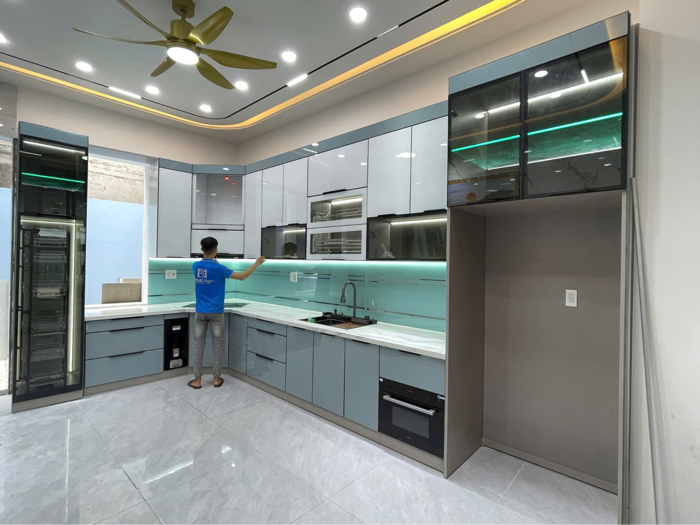 Tủ Inox Cánh Kính Cao Cấp - Điểm Sáng Của Nội Thất Tủ Bếp